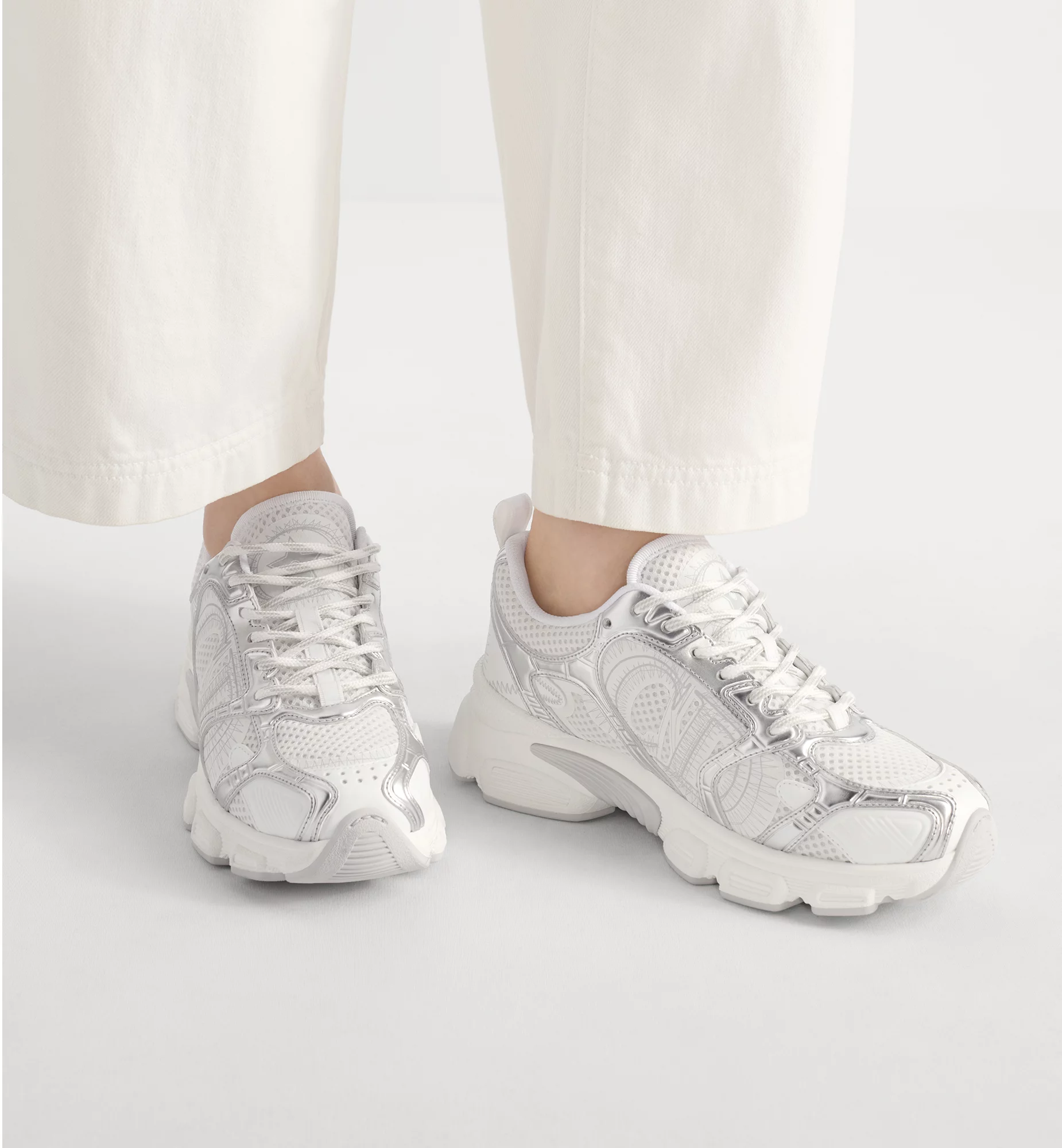 Dior Chrono Sneaker - Image 5